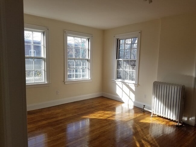 Building Photo - 41 Linnaean St