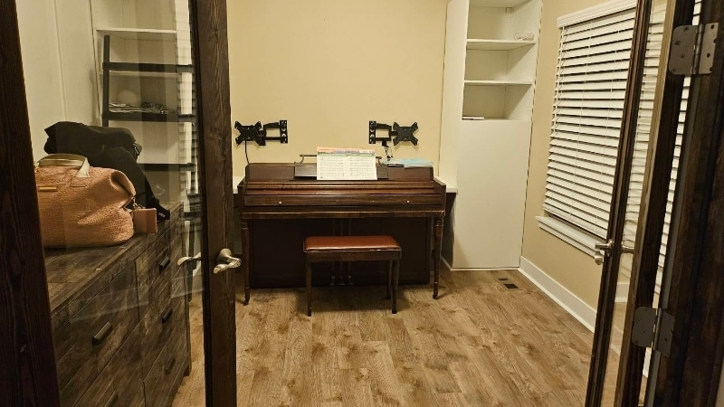 Building Photo - 1676 S 500 W St