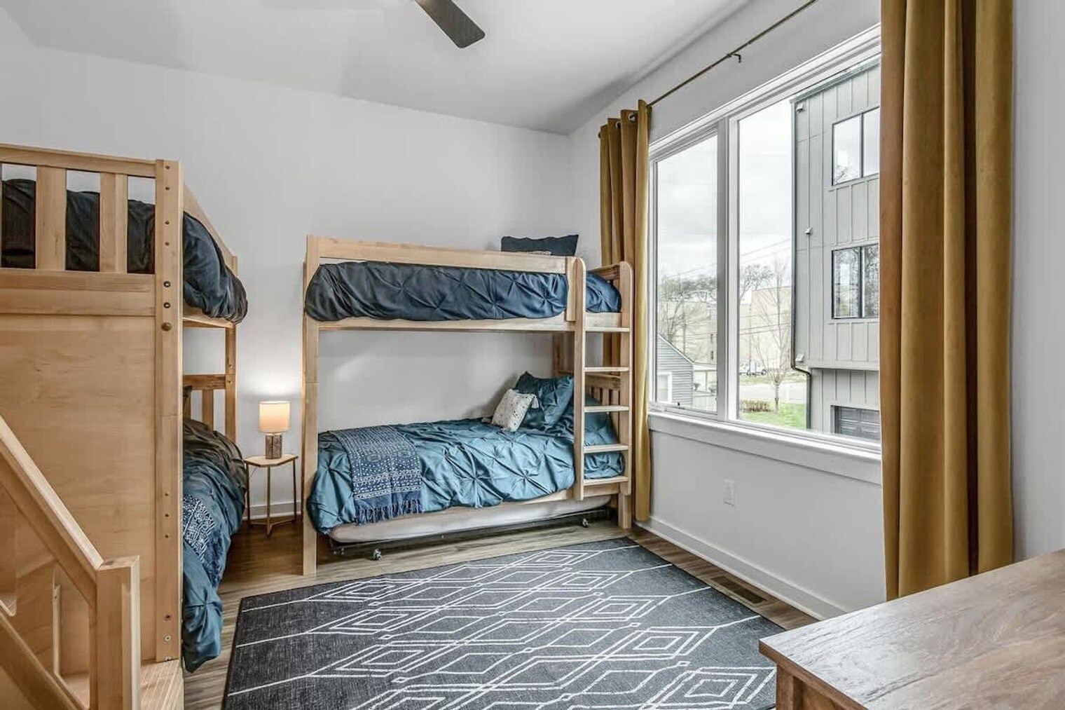 Building Photo - 738 Douglas Ave