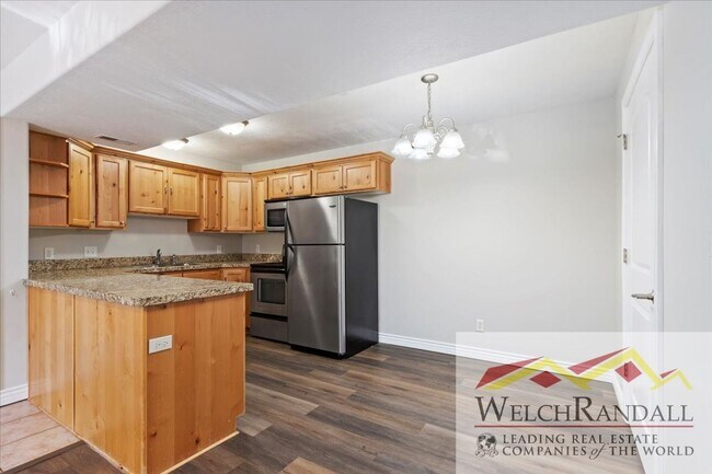 Building Photo - Stylish 3-Bed, 2-Bath Condo in the Heart o...