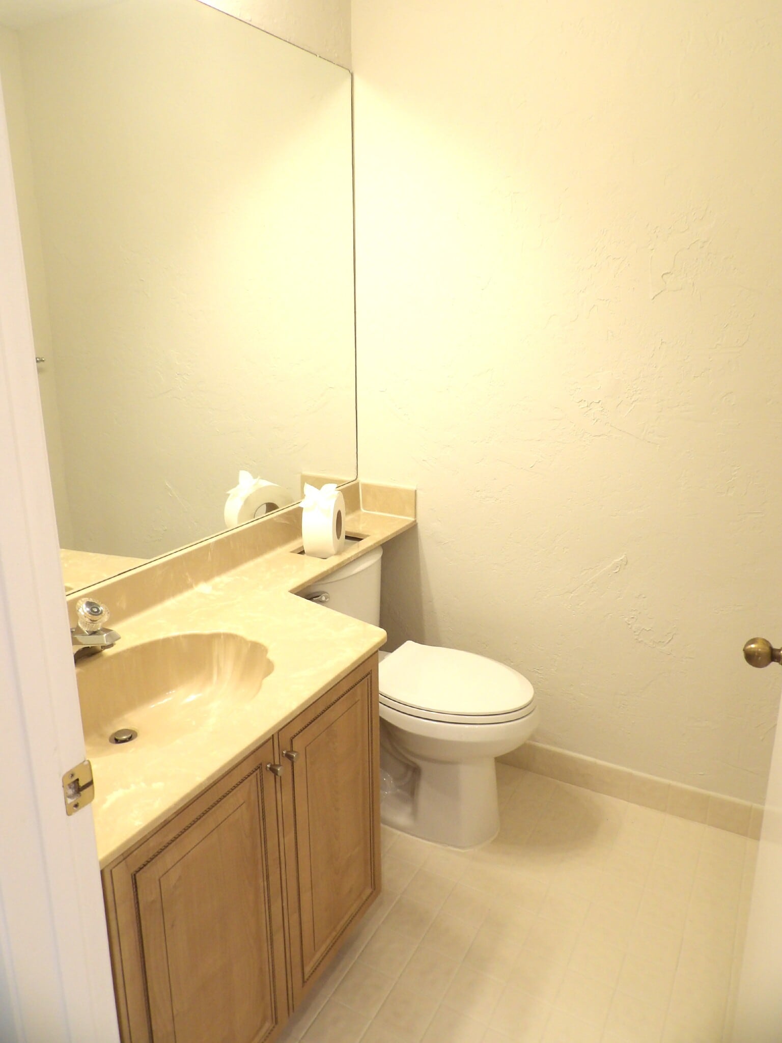Half Bathroom - 5242 Fairway Woods Dr