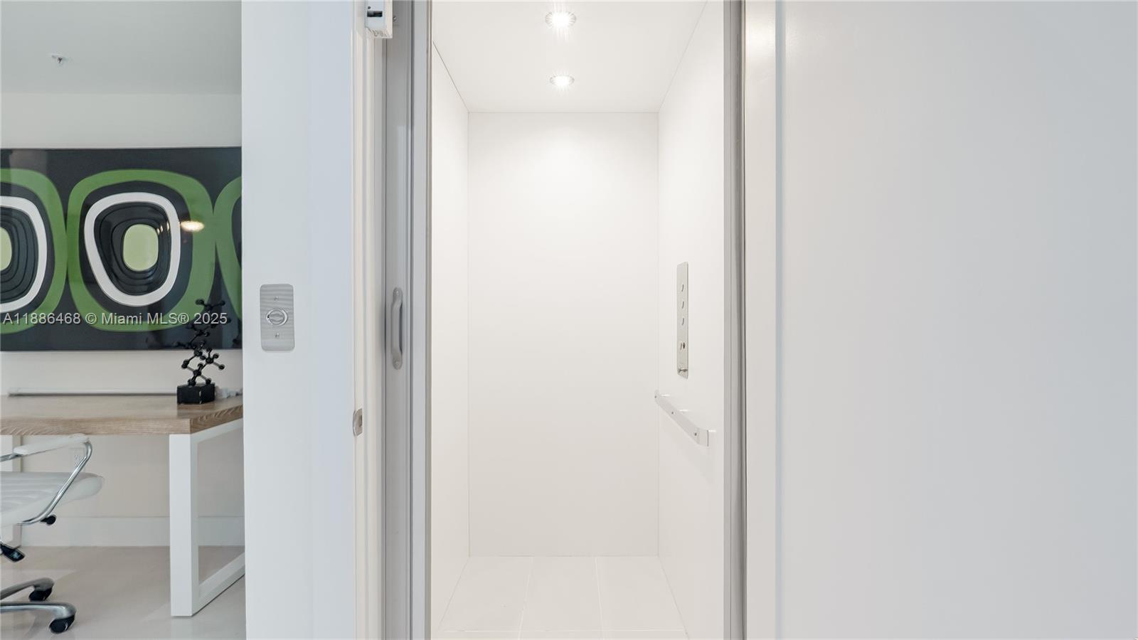 Building Photo - 6611 NW 105th Pl