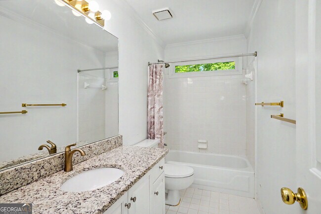 Building Photo - 322 Welton Way