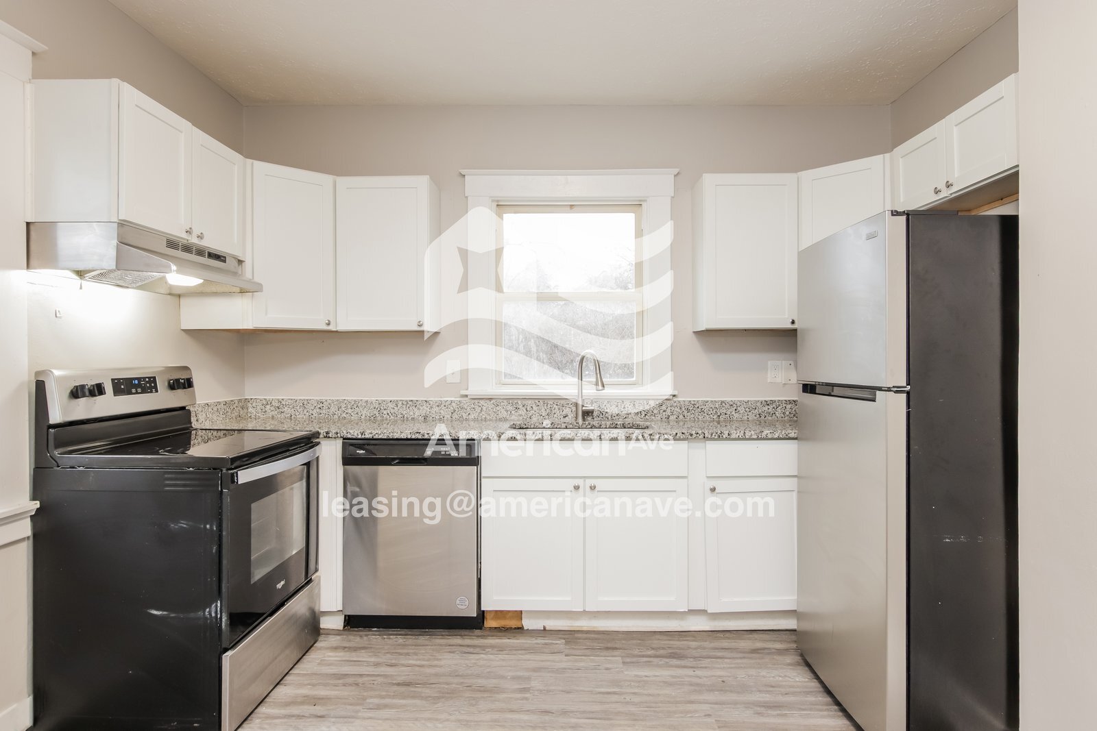 Building Photo - 1823 Sundale Ave