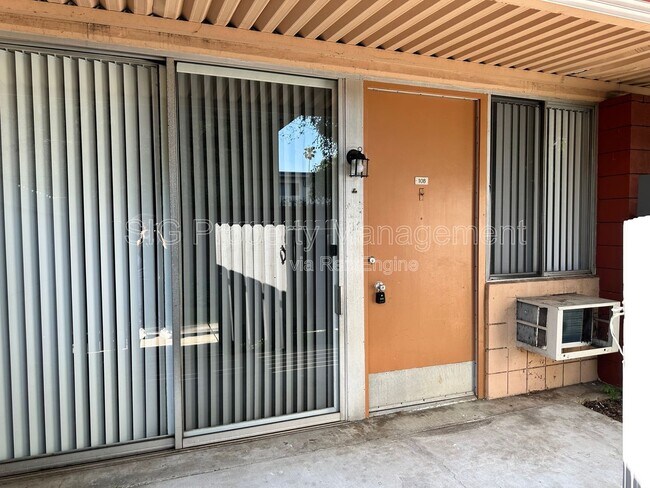 Building Photo - 650 N Oakland Ave