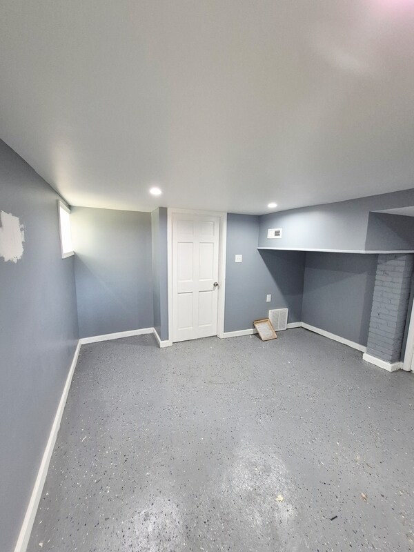 Building Photo - 2723 Fendall Ave