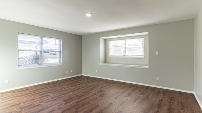 Building Photo - 1822 Greenwood Ln