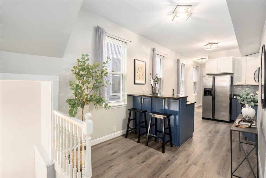 Building Photo - 57 E Heath St