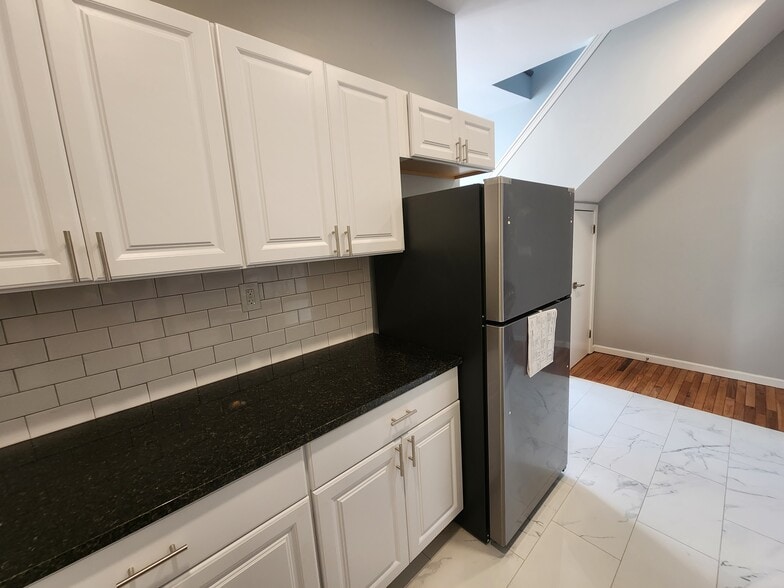 Building Photo - 930 E Passyunk Ave