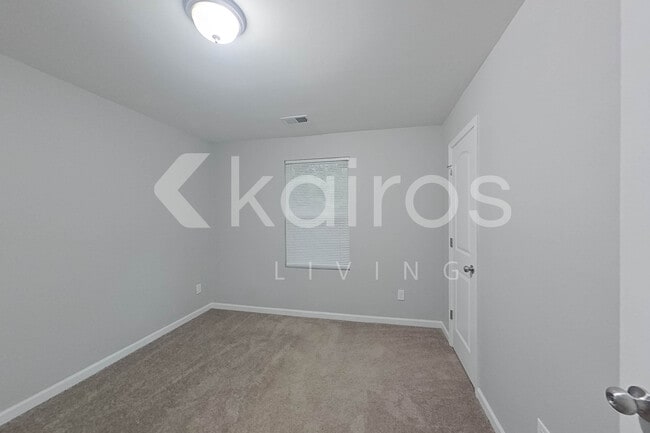 Building Photo - 945 Clayton Ct