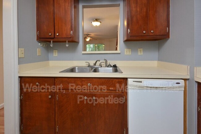 Building Photo - 13 Tarawa Terrace