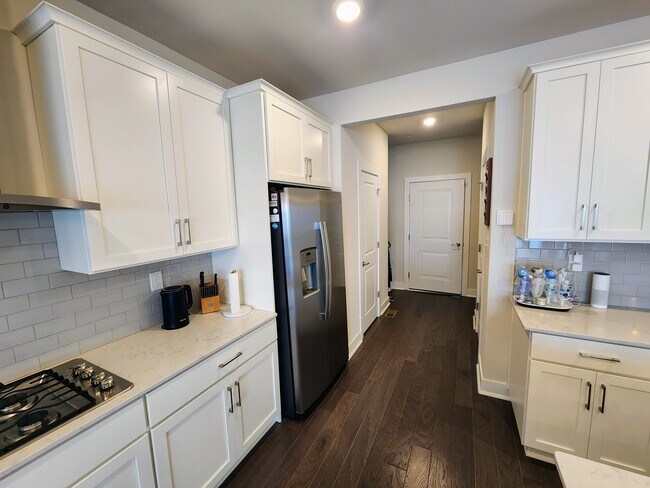 Building Photo - 36 Lochiel Ln