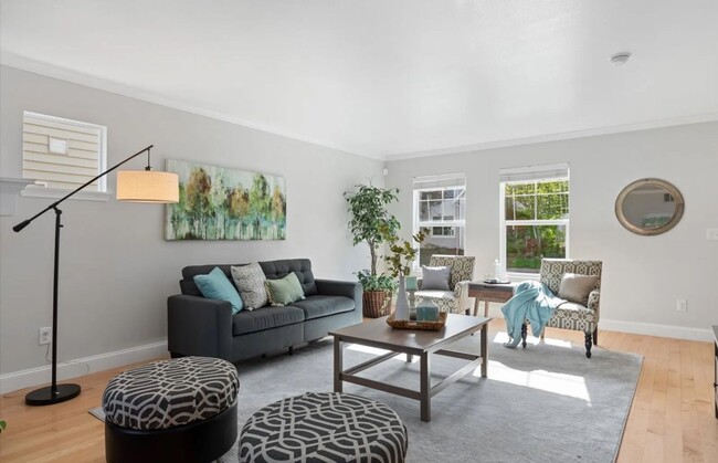 Building Photo - Welcome to this beautiful 3-bedroom, 2.5-b...