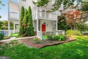 Building Photo - 19401 Caravan Dr