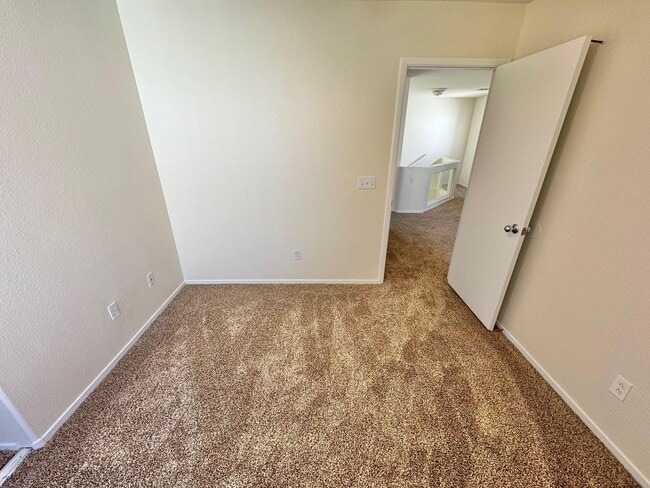 Building Photo - WELCOME TO THIS SPACIOUS 4-BEDROOM, 2.5-BA...