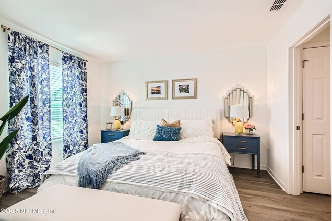 Building Photo - 17 Pamplona Dr