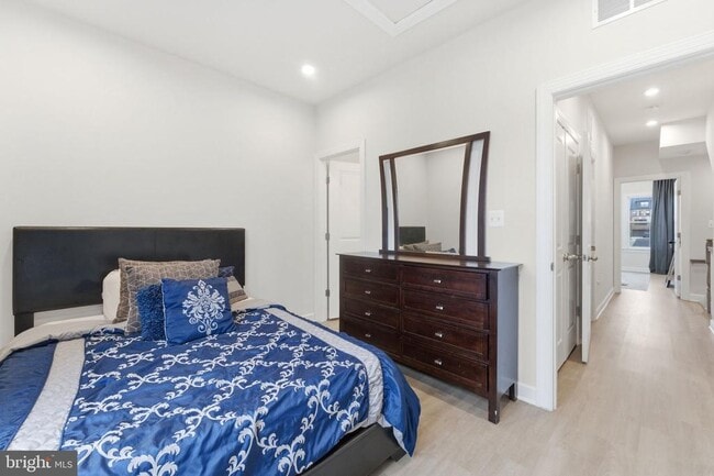 Building Photo - 2818 Dart Dr