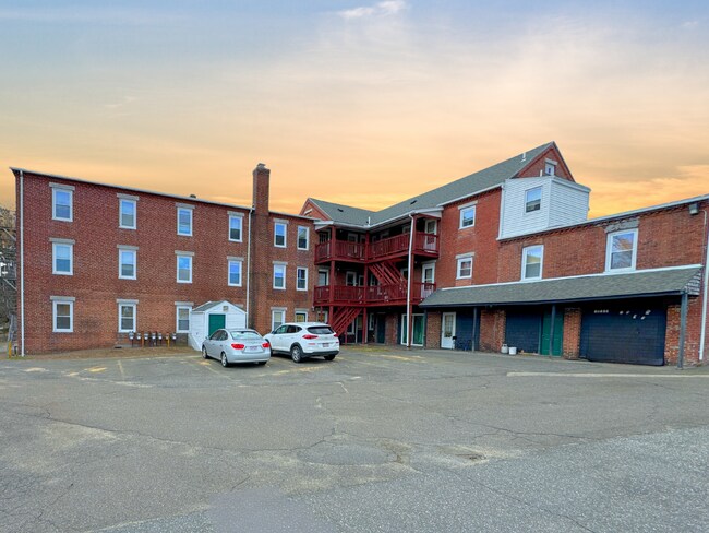 Building Photo - Beautiful one bedroom!