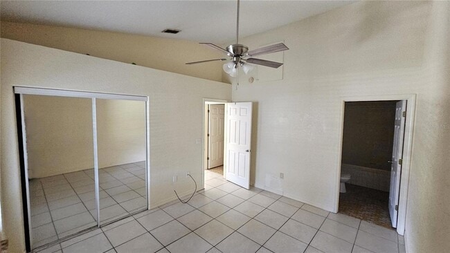 Building Photo - 711 Lake Jessie Dr