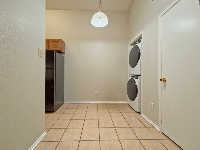 Building Photo - 123 N Troy Ave