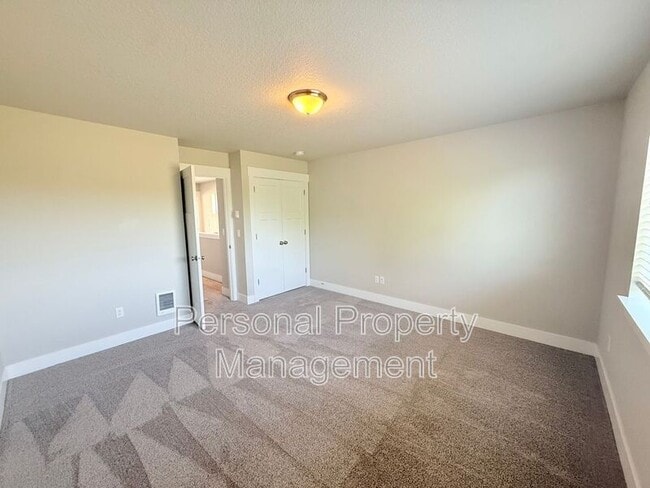 Building Photo - 1530 NW 29th Pl