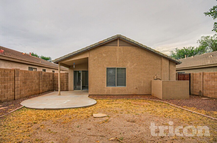 Building Photo - 22671 Scott Dr