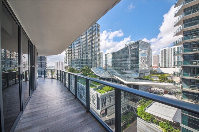 Building Photo - 801 S Miami Ave