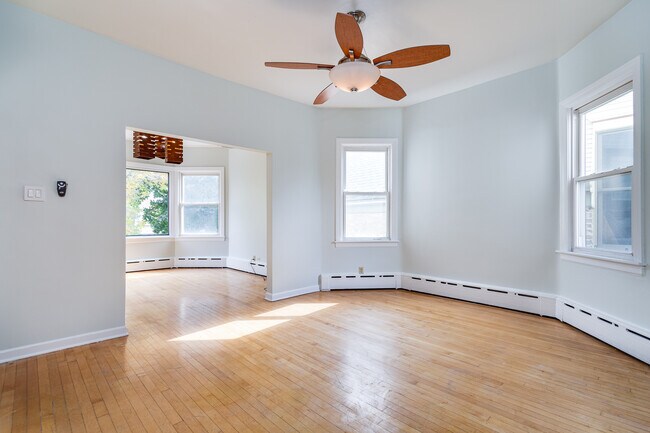 Building Photo - 2650 N Saint Louis Ave