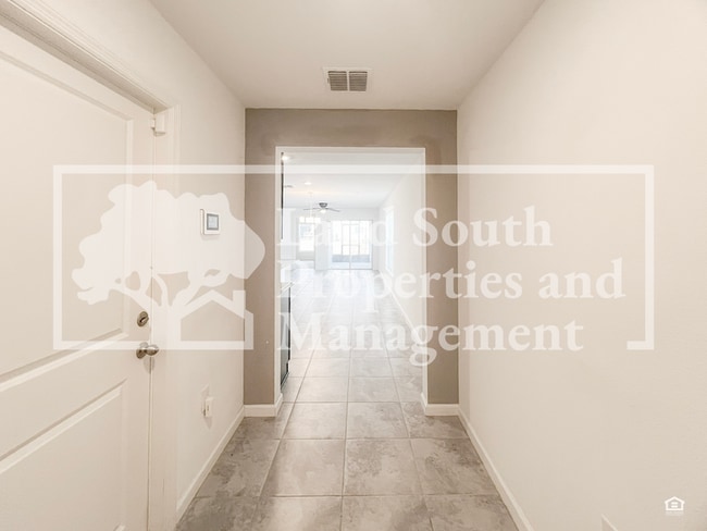 Building Photo - 4811 Rigging St