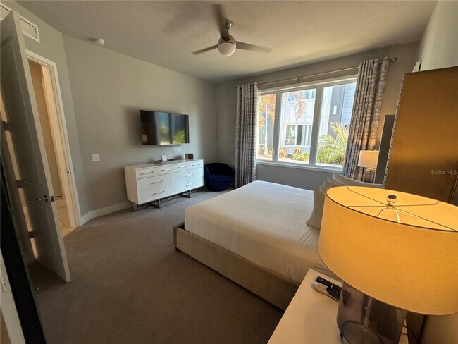 Building Photo - 7740 Sandy Ridge Dr