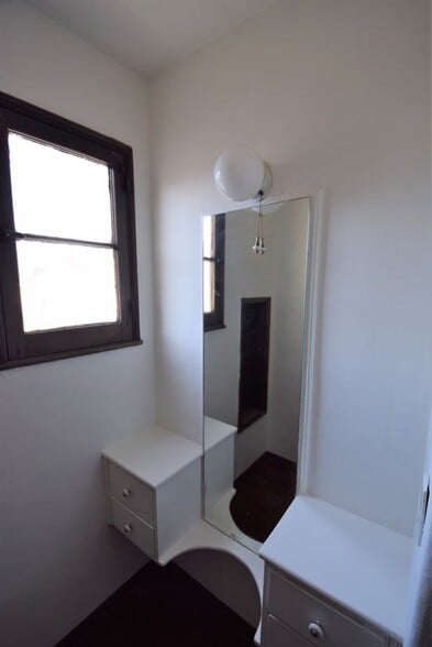 Building Photo - 1008 Orange Grv Ave