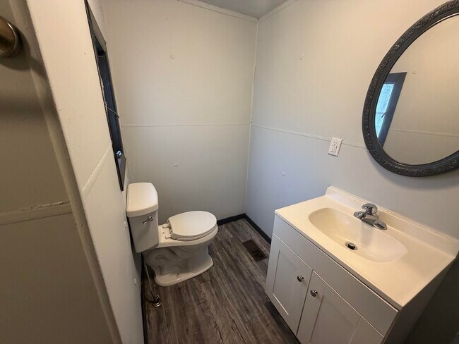 Building Photo - 609 Martin-