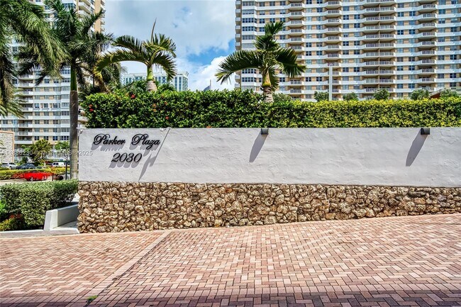 Building Photo - 2030 S Ocean Dr