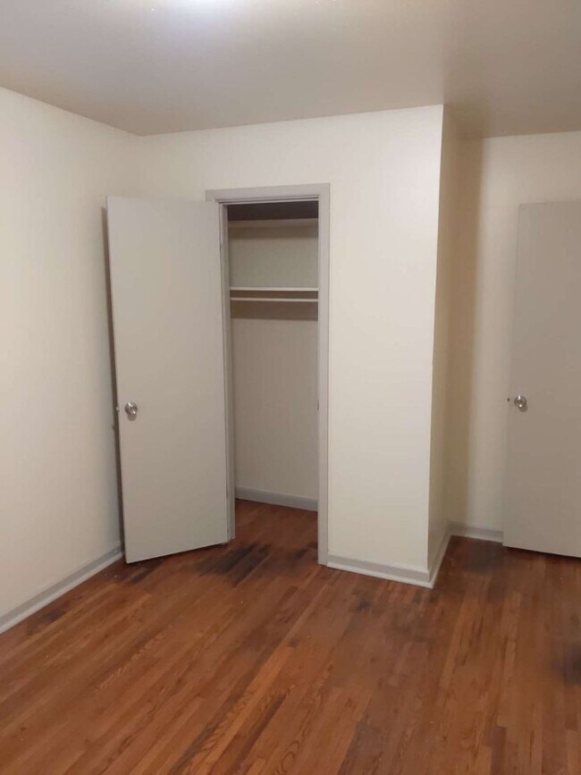 Building Photo - 2 Bed, 1 Bath Ready for Rent!
