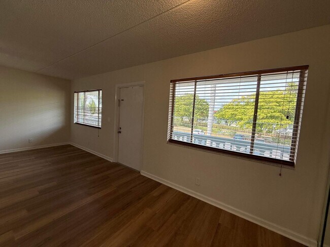 Building Photo - 2000 Springdale Blvd