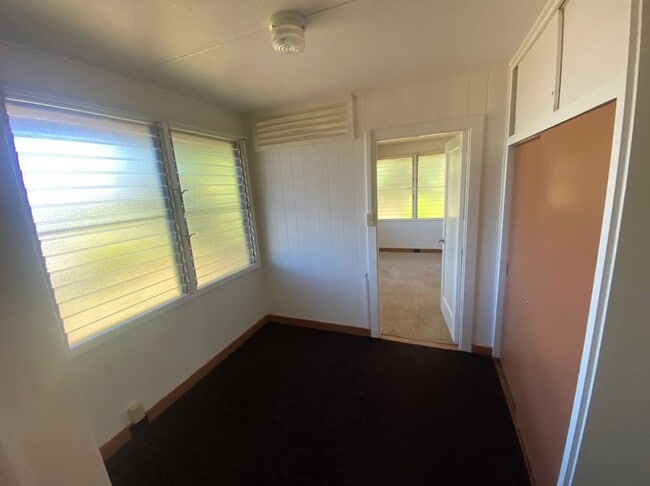 Building Photo - Hanapepe 3 bed 1.5 bath