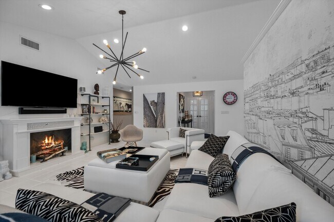Building Photo - 2252 Las Casitas Dr