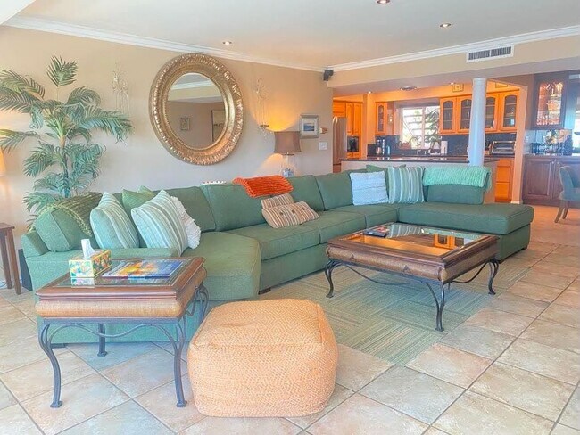 Building Photo - 501 Avenida Del Mar