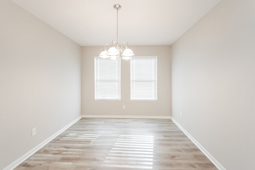 Building Photo - 9816 Lace Flower Way