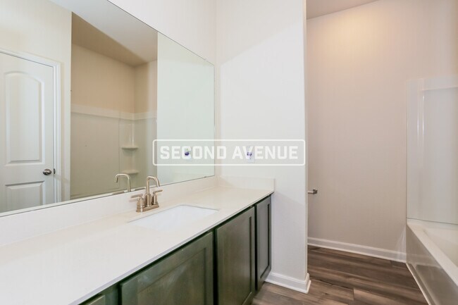 Building Photo - 108 Son Martin PL