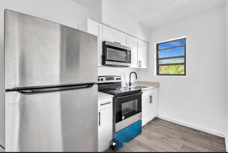 Building Photo - 1027 SW 3rd St