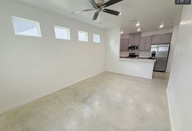 Building Photo - 215 Riptide Rd