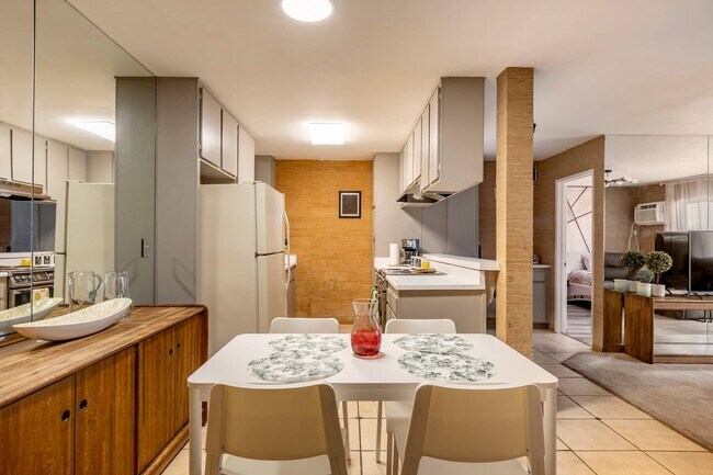 Building Photo - 6780 Friars Rd