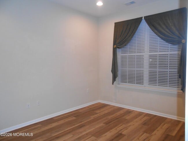 Building Photo - 10 Headwaters Pl