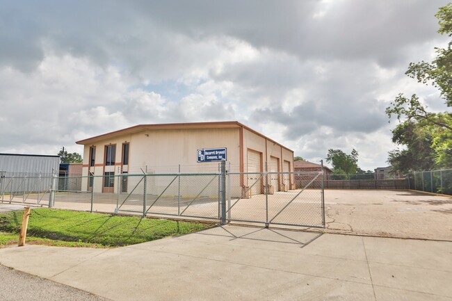 Primary Photo - 7302 Domino Ln