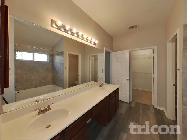 Building Photo - 9039 Thomas York Blvd