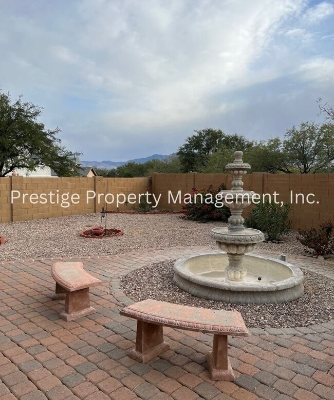 Building Photo - Large Sahuarita home in a cul-de-sac!