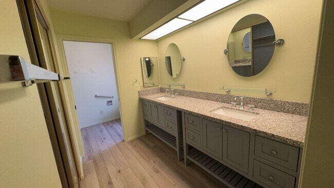 Building Photo - 1530 Leisure World