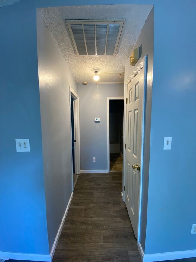 Building Photo - Affordable Duplex Off Of Piney Green