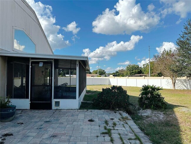 Building Photo - 5544 Fischer Dr